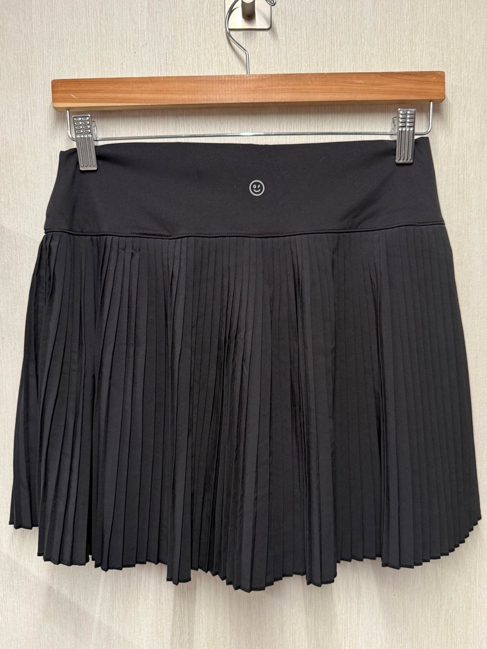 Gilly Hicks Active Pleated Skort Black, Size Large - Picture 3 of 9